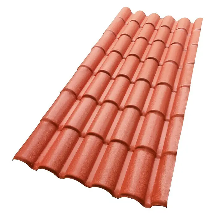Placa de cubierta Coppo - Terracota, 2,24 m x 98 cm x 2,5 mm, PVC - Una teja roja que muestra un diseño de teja clásico, ideal para techos que necesitan durabilidad y atractivo estético.