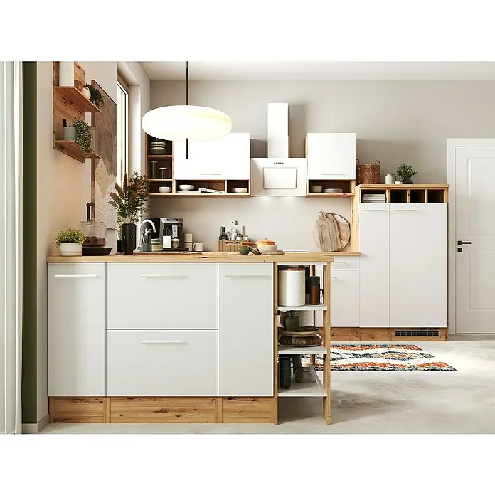 Respekta Inselküche Hilde Typ 2 - Breite: 310 cm, Weiß, Matt, Mit Elektrogeräten - Helle Küche mit weißen Schränken, Holzdetails und moderner Beleuchtung. Die Küche strahlt Wärme und Funktionalität aus, ideal für kulinarische Erlebnisse.
