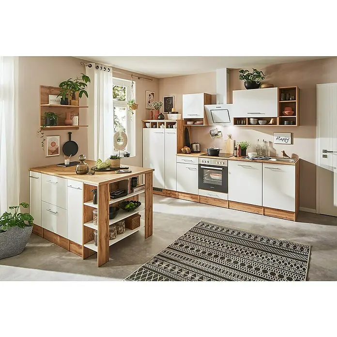 Respekta Inselküche Hilde Typ 2 - Breite: 310 cm, Weiß, Mit Elektrogeräten - Helle Küche mit Kochinsel, weißen Fronten, Holzdetails und Dekorationen. Viel Stauraum durch Schränke und Regale, gemütliche Atmosphäre.