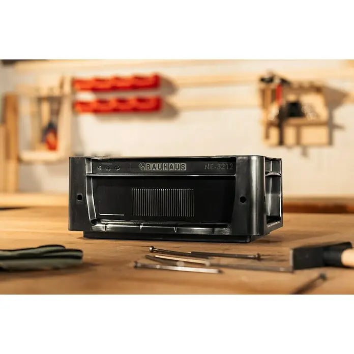 BAUHAUS Eurobox - L x B x H: 30 x 20 x 12 cm, 5,5 l, Schwarz - Produktaufnahme einer schwarzen Bauhaus NE-3212 Aufbewahrungsbox, ideal für Werkstatt und Lagerung.