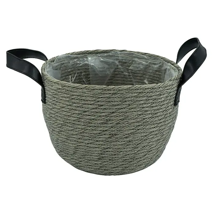 Pflanzkorb mit Henkel - Ø x H: 25 x 19 cm, Grau - Hier ist ein dekorativer Übertopf aus geflochtenem Material mit schwarzen Griffen und einer transparenten Innenauskleidung.