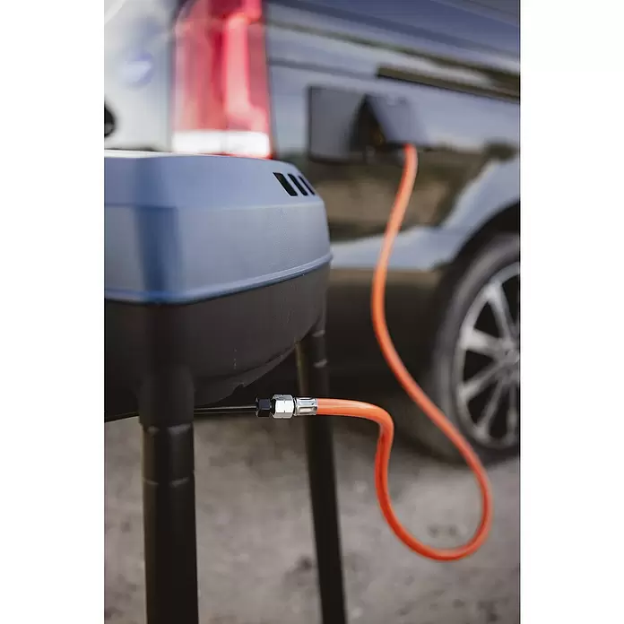 Enders Gasgrill Explorer II Caravan - Grillfläche (B x T): 49 x 32 cm, 4 kW, Anzahl Brenner: 2 Stk., 30 mbar - Tragbarer Grill mit oranger Gasschlauchverbindung zum Fahrzeug.