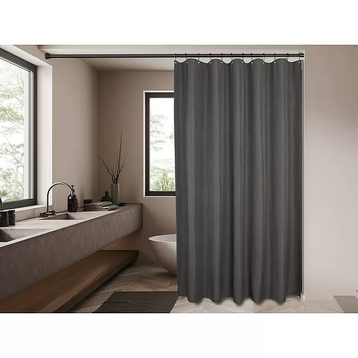 Mydeco Duschvorhang Rain - B x H: 180 x 200 cm, Kunststoff, Anthrazit - Dunkelgrauer Stoff-Duschvorhang hängt von einer schwarzen Stange in einem modernen Badezimmer und verdeckt teilweise eine Badewanne.