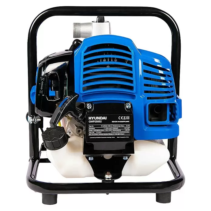 Hyundai Benzinwasserpumpe GWP25052 - 1,35 kW, Max. Fördermenge: 8.000 l/h - Blaue und schwarze Hyundai Benzin-Wasserpumpe mit robustem schwarzem Metallrahmen.