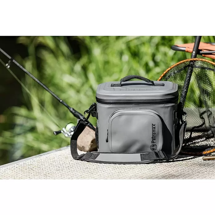 Petromax Nevera portátil - Gris oscuro, 22 l, L x An x Al: 42,5 x 34 x 35,5 cm - Bolsa nevera blanda Petromax gris, perfecta para actividades al aire libre como la pesca, con caña y red.