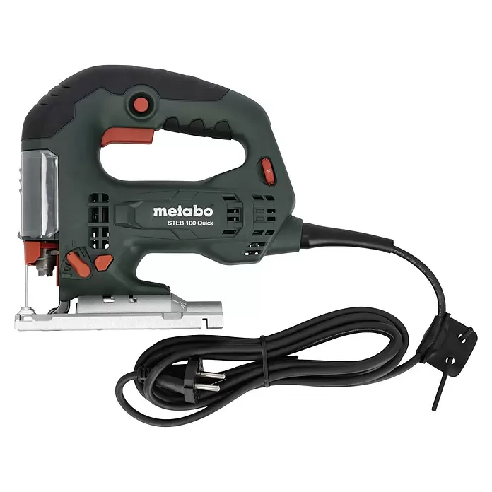 Metabo Caladora eléctrica STEB 100 Quick - 1.000 /min - 3.100 /min, Profundidad de corte máx. en madera: 100 mm, Número de niveles de elevación del péndulo: 4 ud. - Una sierra de calar Metabo STEB 100 Quick verde oscuro y negra con acentos rojos, base plateada y cable de alimentación negro enrollado con enchufe.