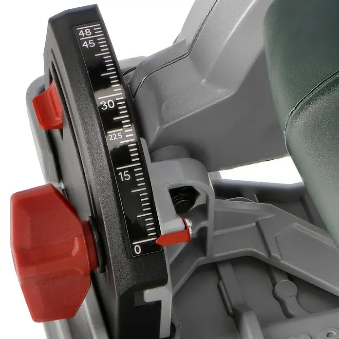 Metabo Handkreissäge KS 66FS1.500 W, Durchmesser Sägeblatt: 190 mm, Schnitttiefe bei 90 °: 66 mm - Nahaufnahme einer Kreissäge mit Winkeleinstellung.