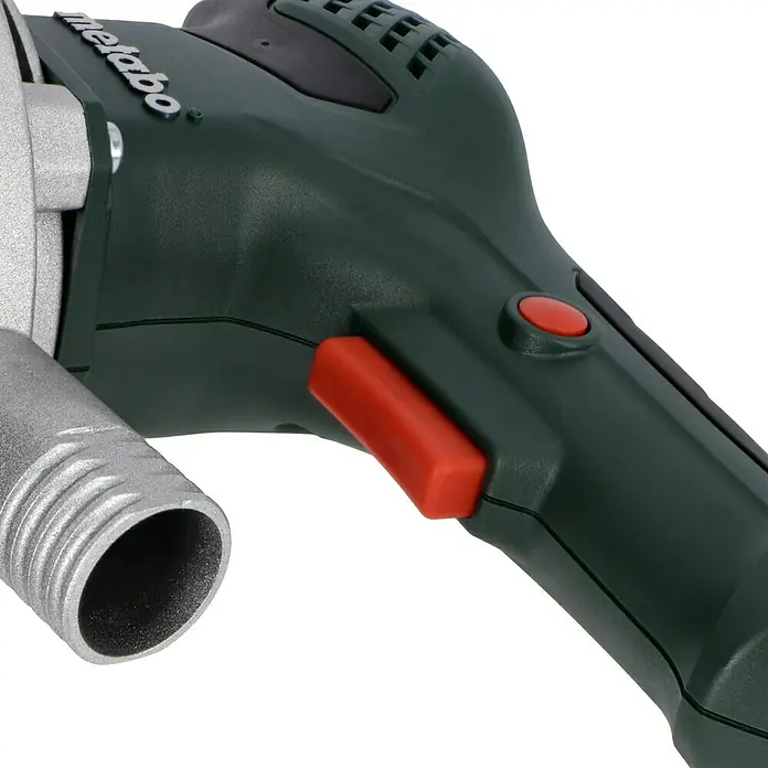 Metabo Exzenterschleifer SXE 3150 - 310 W, Durchmesser Schleifteller: 150 mm - Nahaufnahme einer Metabo-Schleifmaschine mit Details zu Bedienelementen und Bauweise.