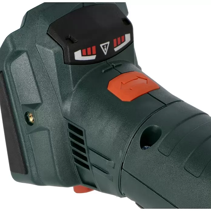 Metabo CAS 18V Amoladora angular de batería W 18 LT BL 11-125 - 18 V, 2 baterías, 4 Ah, Diámetro disco: 125 mm - Primer plano de la carcasa texturizada de una herramienta eléctrica verde oscuro, que muestra un botón de control naranja y un panel negro con símbolos de advertencia/indicadores.
