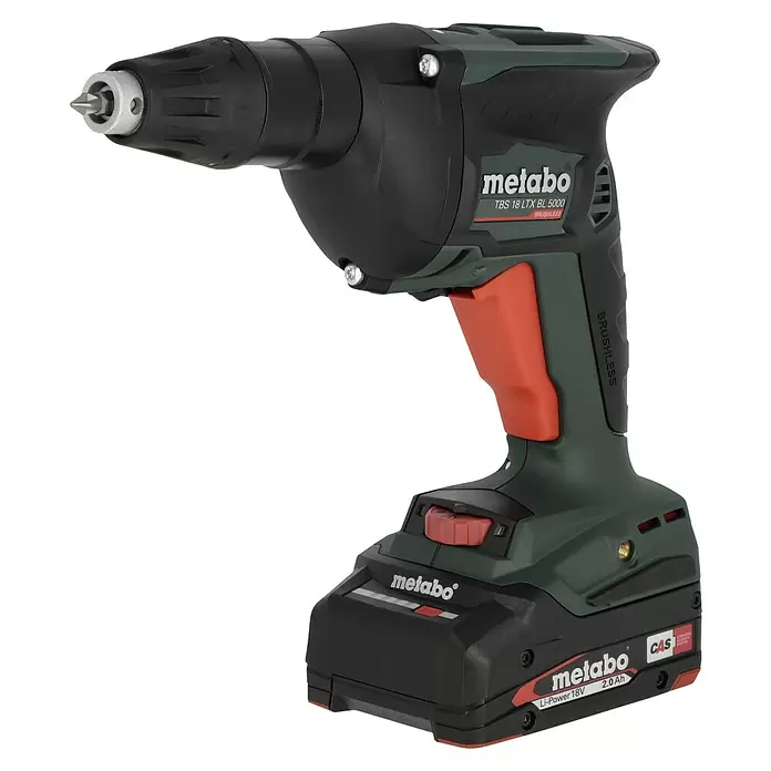 Metabo CAS 18V Atornillador para placas de yeso de batería TBS 18 LTX BL 5000 - 18 V, 2 baterías, 2 Ah - Atornillador inalámbrico Metabo con carcasa verde oscuro y negro, detalles naranjas, batería Li-Power de 18V y punta Philips.