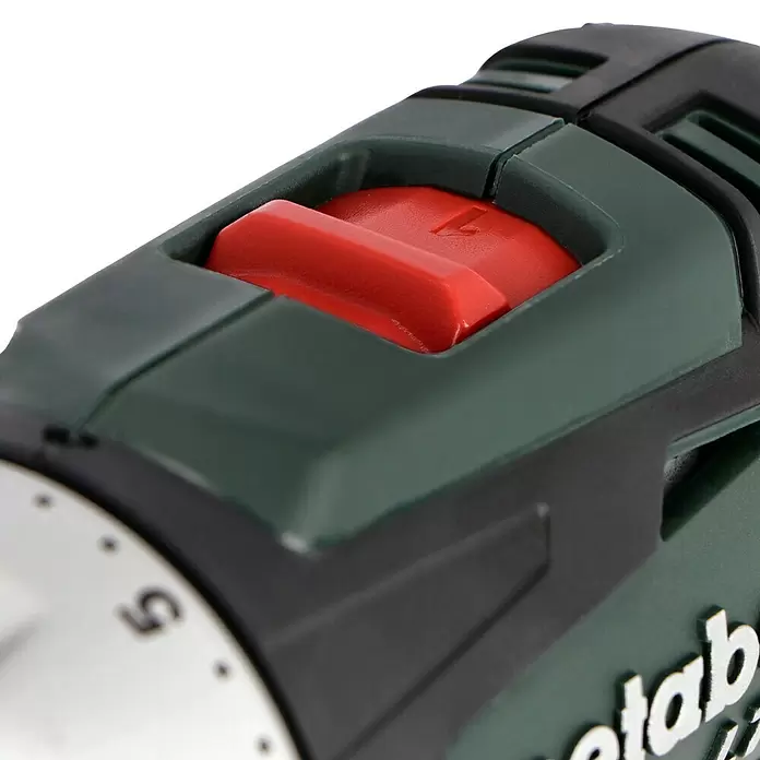 Metabo CAS 18V Taladro atornillador de batería BS 18 LT Compact - 18 V, 2 baterías, 2 Ah, 60 Nm - Primer plano de un taladro atornillador verde oscuro y negro, mostrando el selector de velocidad rojo (L) y parte del ajuste de embrague blanco (5).