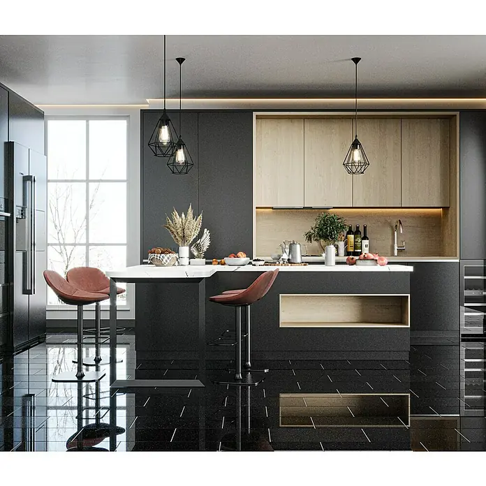Natursteinfliese Absolute Black - 30,5 x 61 cm, Tiefschwarz, Glänzend - Moderne Kücheninsel mit Barhockern unter stilvollen Pendelleuchten. Minimalistisches Design mit eleganten Oberflächen für ein luxuriöses Ambiente.