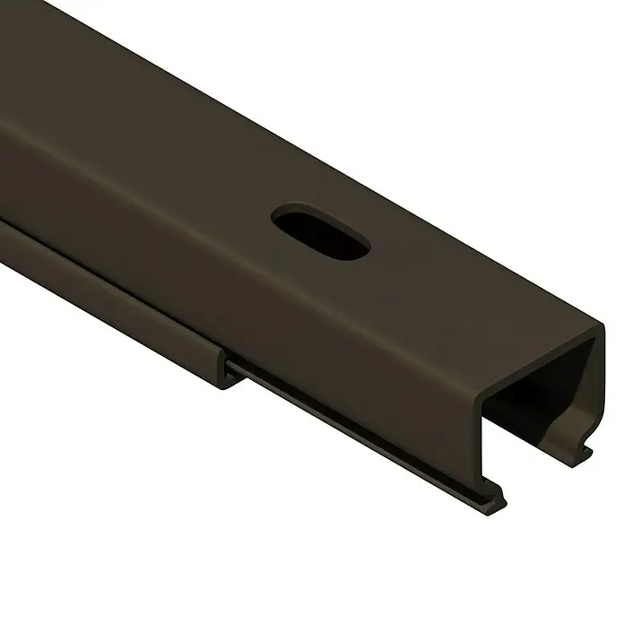 Kabelkanal - L x B x H: 2 m x 15 mm x 15 mm, Braun - Nahaufnahme einer braunen Gardinenschiene mit einem länglichen Loch und einer U-förmigen Nut für die Aufhängung.