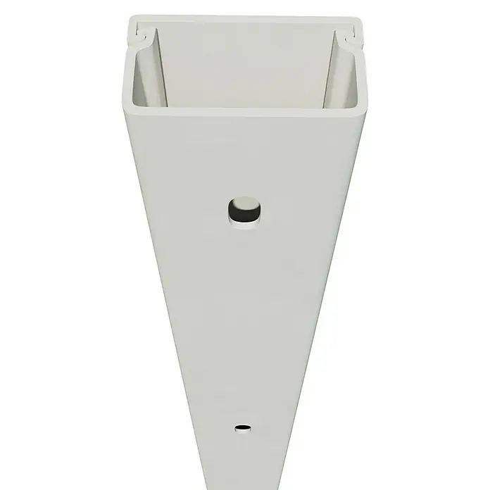 Kabelkanal - L x B x H: 2 m x 30 mm x 15 mm, Weiß - Produktansicht eines weißen, trapezförmigen Kabelkanals mit Löchern. Ideal für die diskrete Kabelführung in modernen Umgebungen.
