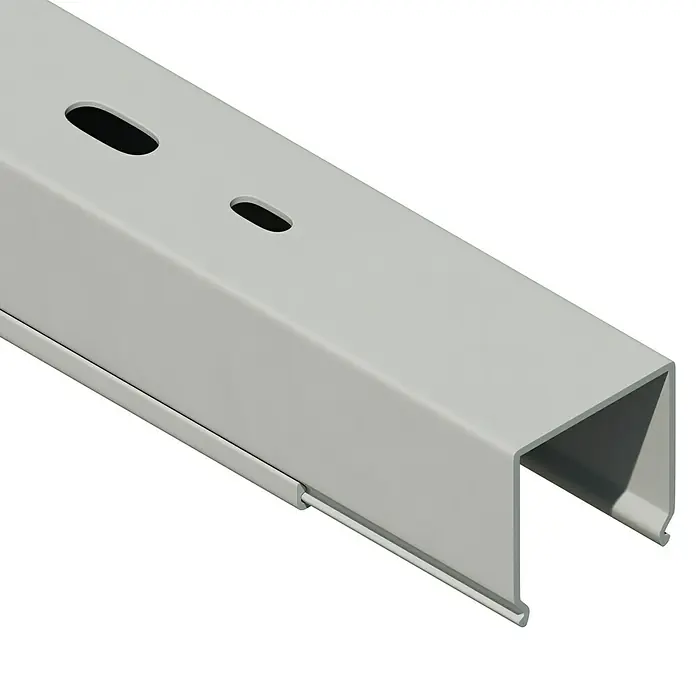 OBO Kabelkanal - 2 m x 30 mm x 30 mm, Lichtgrau - Nahaufnahme einer grauen Kabelführung mit ovalen Löchern. Geeignet zur Organisation von Kabeln in verschiedenen Umgebungen.