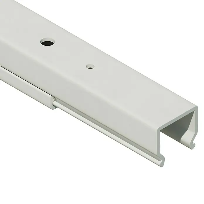 OBO Kabelkanal - 2 m x 15 mm x 15 mm, Reinweiß - Aufnahme des weißen LED-Schienenprofils mit zwei Aussparungen und C-Profil zur Aufnahme verschiedener Leuchteneinsätze.