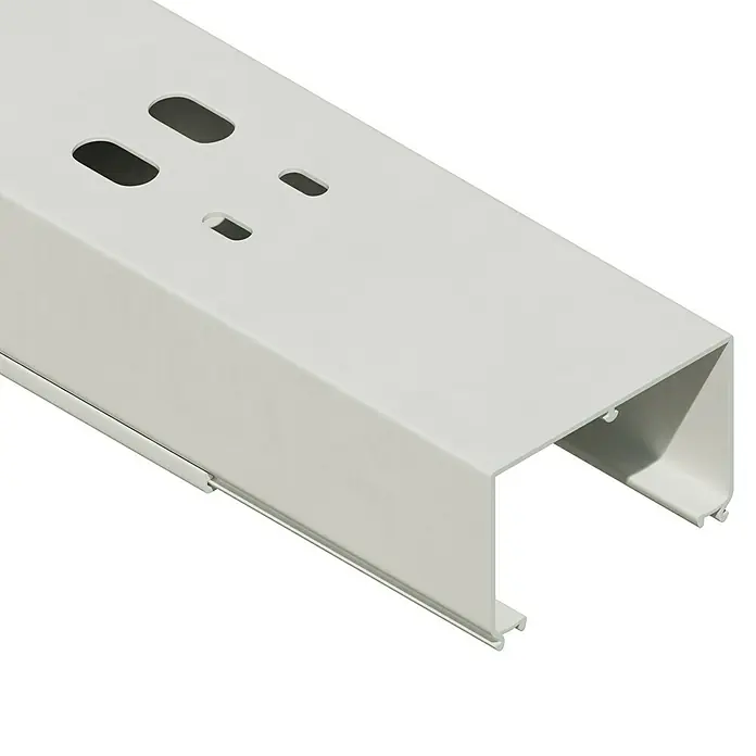 OBO Kabelkanal - 2 m x 60 mm x 40 mm, Reinweiß - Weißer Kabelkanal mit verschiedenen Löchern im Deckel für eine ordentliche Kabelführung. Ideal für Büro- und Wohnbereiche.