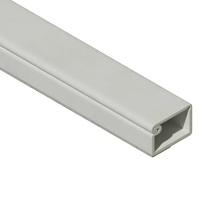Mini-Kabelkanal - 2 m x 15 mm x 10 mm, Weiß, Mit Schaumklebeband 6mm - Das Bild zeigt eine weiße Kabelkanalabdeckung, die zur ordentlichen Verlegung von Kabeln dient und eine saubere Optik bietet.