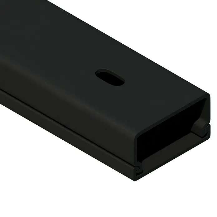 Kabelkanal - L x B x H: 2 m x 30 mm x 15 mm, Schwarz - Schwarze Kabelführung mit einem Loch für Befestigung, die eine organisierte Kabelführung ermöglicht.