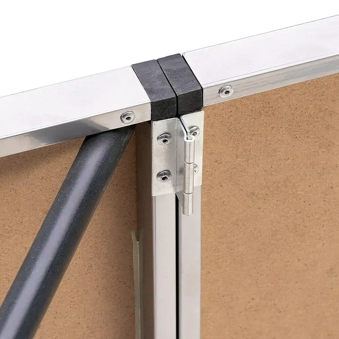 Tapeziertisch - 297 x 59,5 x 75 cm, MDF laminiert - Detailaufnahme eines Klapptisches mit Metallrahmen, Scharnier und Holzplatte. Ideal für Camping oder als Beistelltisch.