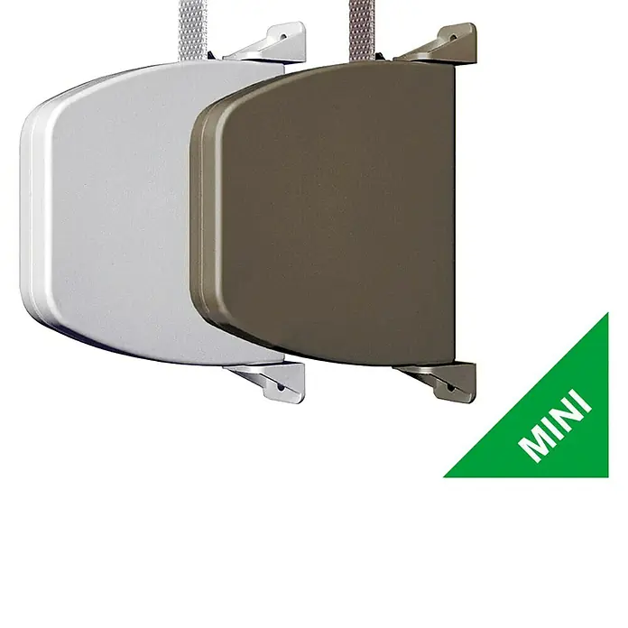 Schellenberg Aufschraubwickler MiniL x B x H: 120 x 22 x 159 mm, Gurtbreite: 14 mm, Weiß - Nahaufnahme von zwei Mini-Rollladenkästen in Silber und Braun, die an der Decke befestigt sind.