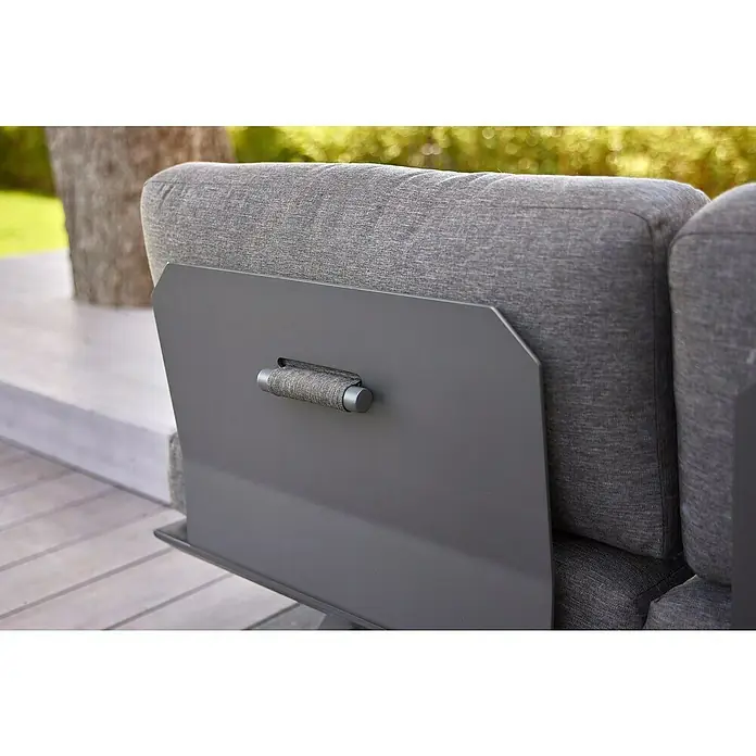 Sunfun Lumar Loungesofa - L x B x H: 235,5 x 87 x 68 cm, Aluminium, Night-Grey - Nahaufnahme eines grauen Sofas mit Metallrahmen und einem Griff mit Stoffbezug, der Komfort und modernes Design vereint.