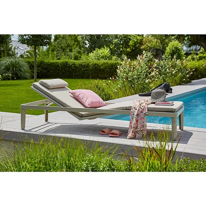 Sunfun Solo Gartenliege Ergo - L x B x H: 200 x 67,5 x 32 cm, Aluminium, Light-Greige, Rückenlehne verstellbar - Eine luxuriöse Sonnenliege mit weichen Kissen am Pool, perfekt für entspannte Stunden im Garten.