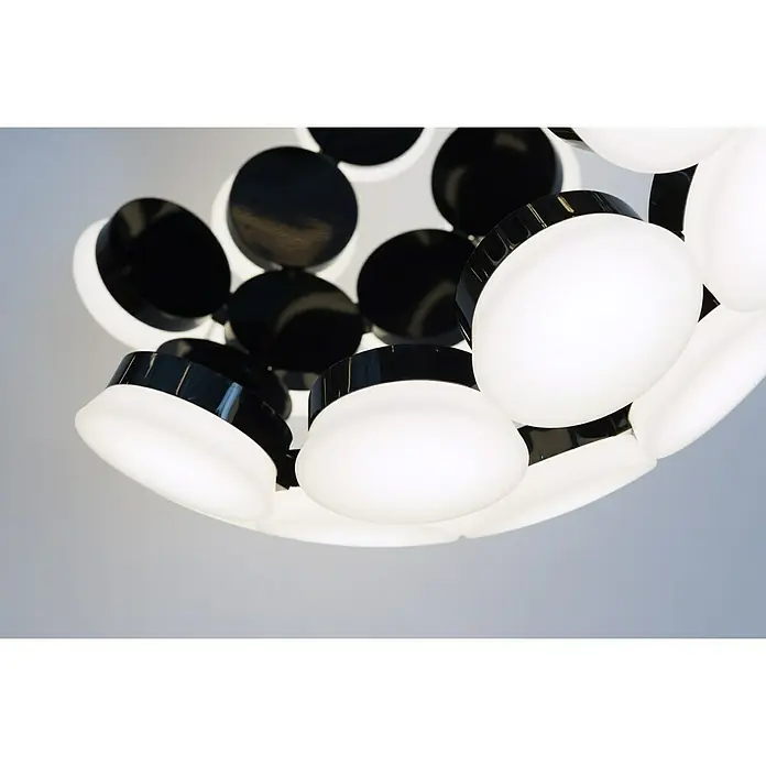 Artemide LED-Pendelleuchte Scopas - Höhe: 255 cm - Moderne Deckenleuchte mit schwarzen und weißen runden Elementen, die ein stilvolles und helles Ambiente erzeugt.