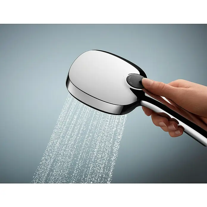 Grohe QuickFix Brausegarnitur - Lochabstand: 47 cm - 62 cm, Anzahl Strahlarten: 3 Stk. - Handbrause in Chromoptik mit Wasserstrahl, gehalten von einer Hand, die den Strahlmodus ändert.