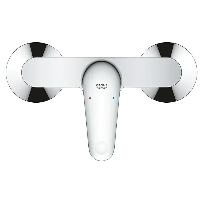 Grohe QuickFix Duscharmatur Swift - Chrom, Glänzend, Messing - Nahaufnahme eines verchromten Grohe-Wasserhahns mit rotem und blauem Punkt zur Temperaturregelung, der eine hochwertige Badausstattung darstellt.