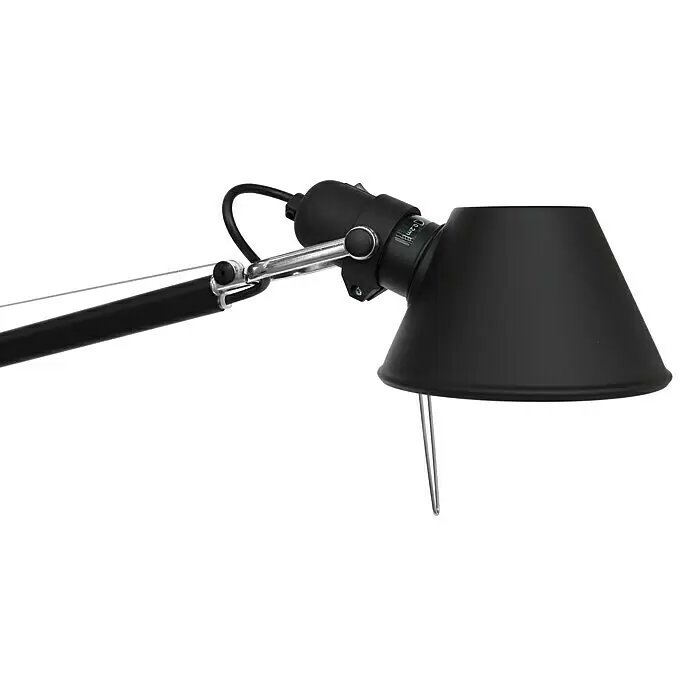 Artemide Tischleuchte Tolomeo - 77 W, Schwarz, Silber, Schwarz, E27 - Schwarze, verstellbare Schreibtischlampe mit Gelenkarm und konischem Schirm, mit silbernen Details und sichtbarem Kabel.