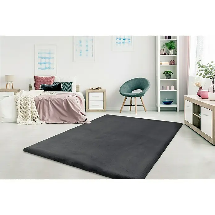 Fellteppich Happy - Graphit, 170 x 120 cm, 100 % Polyester (Flor) - Weicher, rechteckiger, dunkelgrauer Teppich im Schlafzimmer. Perfekt für ein gemütliches Ambiente und warme Füße.