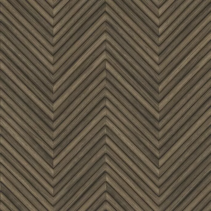 Marburg Travertino Vliestapete Fischgrätmuster - Dunkelbraun, Holzoptik, 10,05 x 0,53 m - Dunkelbraune Holzstruktur mit ausgeprägtem erhabenem Chevron-Muster, ideal für Böden oder Wandverkleidungen.