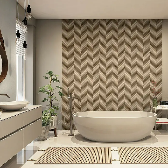 Marburg Travertino Vliestapete Fischgrätmuster - Mittelbraun, Holzoptik, 10,05 x 0,53 m - Elegantes Badezimmer mit freistehender Badewanne, stilvollem Waschtisch und dekorativer Wandgestaltung für eine entspannende Atmosphäre.