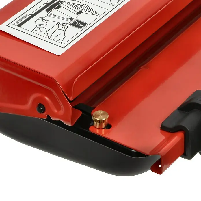 Lehnartz Kleistergerät Kleisterblitz Expert - Geeignet für: Euro Rollen 53 cm - Detailansicht eines roten Papierbindegeräts mit goldener Schraube zur Anpassung der Papierstärke und schwarzem Sockel.