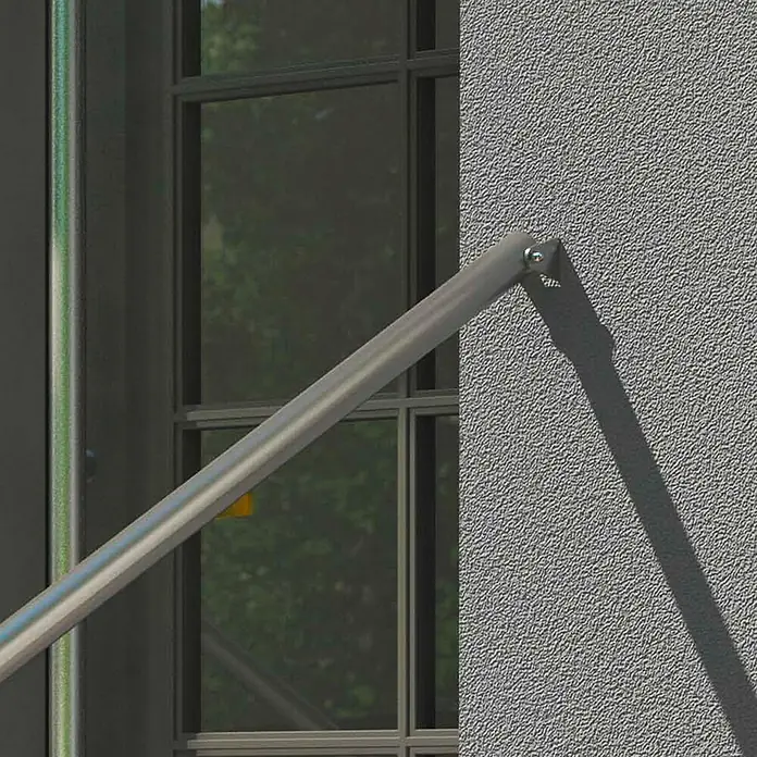 Dolle Geländer-Set PS 510 - Oberbodenmontage, Edelstahl V2A, Länge: 150 cm - Nahaufnahme einer silbernen Metallstange, die an einer strukturierten, grauen Wand befestigt ist und neben einem Fenster verläuft.