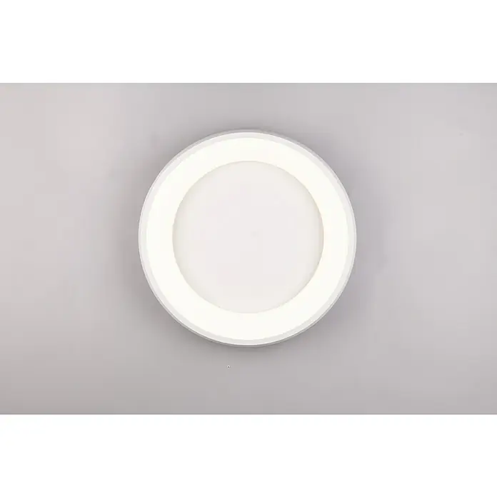 Trio Leuchten LED-Deckenleuchte rund Cardona - 29 W, Ø x H: 46,5 x 10 cm, Weiß matt, Warmweiß - Nahaufnahme einer runden, weißen LED-Deckenleuchte mit einem hellen, diffusen Lichtbereich und einem schlichten, modernen Design.