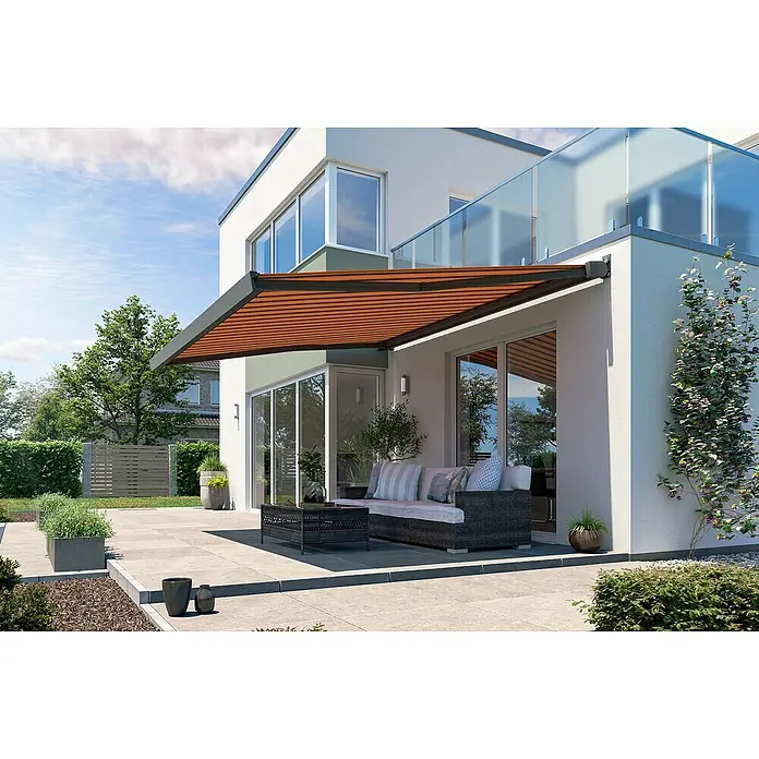 Solid Elements Vollkassettenmarkise Solid-X-Compact 744 - Orange/Braun, Farbe Gestell: Anthrazitgrau, Breite: 3,5 m, Ausfall: 2,5 m - Eine moderne Terrassenüberdachung mit braunen Lamellen bietet stilvollen Sonnenschutz für eine gemütliche Sitzecke im Freien.