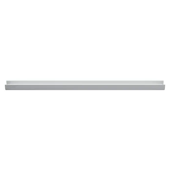 Marley Dachrinne - Nennweite: 75 mm, Länge: 300 cm, Kunststoff, Weiß - Nahaufnahme eines schlanken, silberfarbenen LED-Lichtbalkens, der sich ideal für moderne Innenräume und energieeffiziente Beleuchtungslösungen eignet.