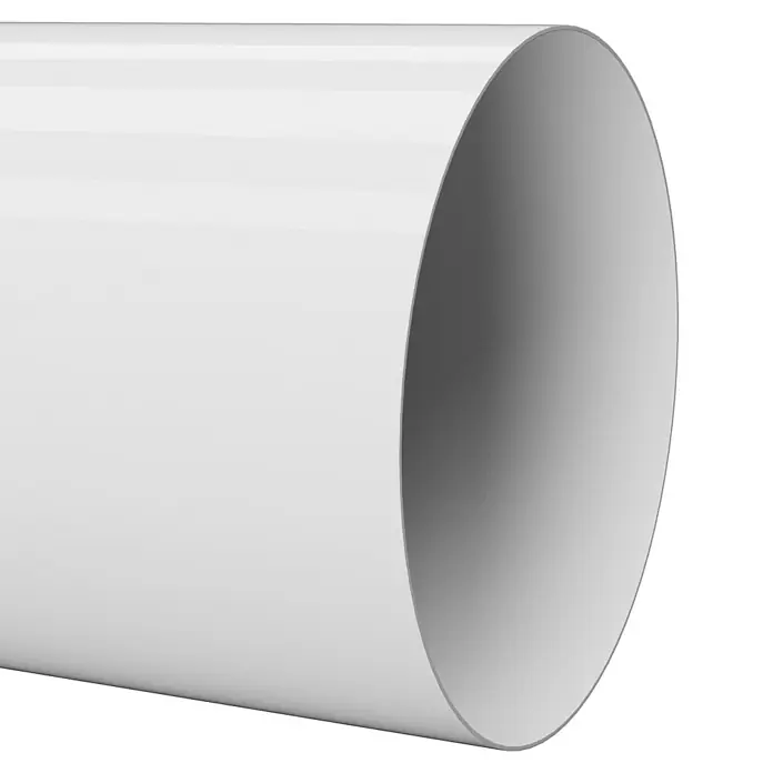 Marley Fallrohr - Nennweite: 105 mm, Länge: 250 cm, Kunststoff, Weiß - Abbildung eines weißen PVC-Rohres, das häufig für Sanitär- und Entwässerungssysteme verwendet wird, und auf schwarzem Hintergrund isoliert ist.