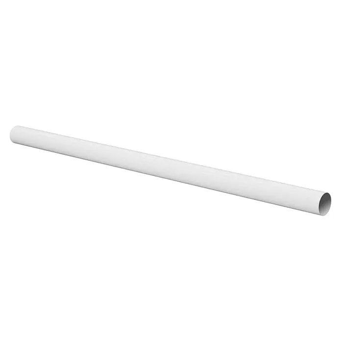 Marley Fallrohr - Nennweite: 75 mm, Länge: 300 cm, Kunststoff, Weiß - Nahaufnahme eines langen, weißen PVC-Rohrs auf schwarzem Hintergrund, das für Sanitär- oder Bauprojekte geeignet ist.