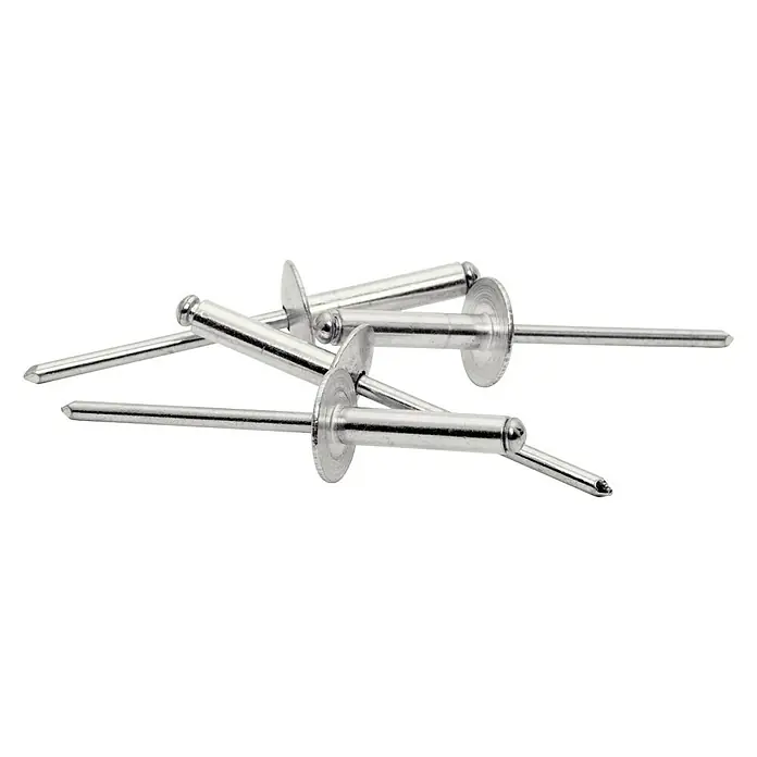 Rapid Blindniete XL - Nietlänge: 8 mm, Nietdurchmesser: 3,2 mm, 50 Stk. - Nahaufnahme von Blindnieten aus Metall. Diese Nieten sind neu und unbenutzt. Sie bestehen aus Aluminium oder Stahl und haben eine silberne Farbe.