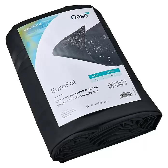 Oase Teichfolie EuroFol - Stärke: 0,75 mm, B x L: 6 x 4 m, EPDM - Gerollte schwarze Oase EuroFol EPDM Teichfolie (0,75 mm, 6x4 m) mit Produktetikett.