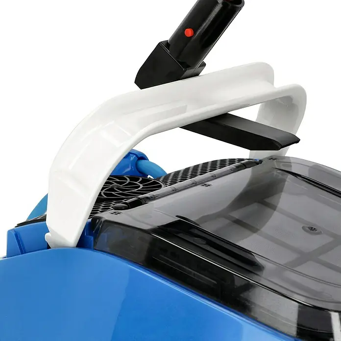 Malibu Poolroboter WB 5.0 - Akkubetrieben, Passend für: Pools bis 10 x 5 m, Filterleistung: 14 m³/h - Detailaufnahme eines Poolreinigers mit blauem Gehäuse, weißem Griff und transparentem Filterbehälter.