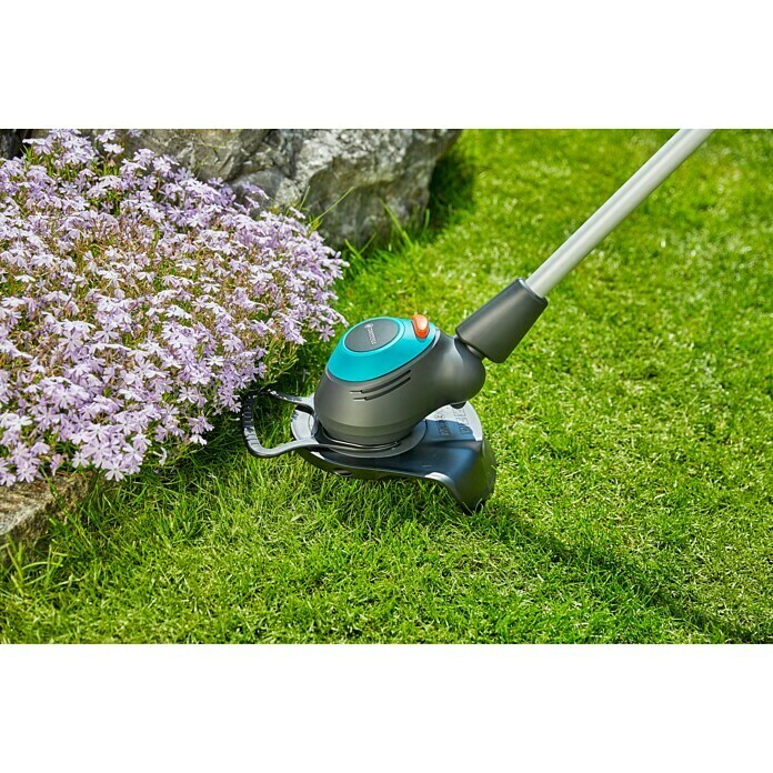 Gardena Elektro-Rasentrimmer EasyCut 450/25450 W, Schnittbreite: 25 cm Use Shot