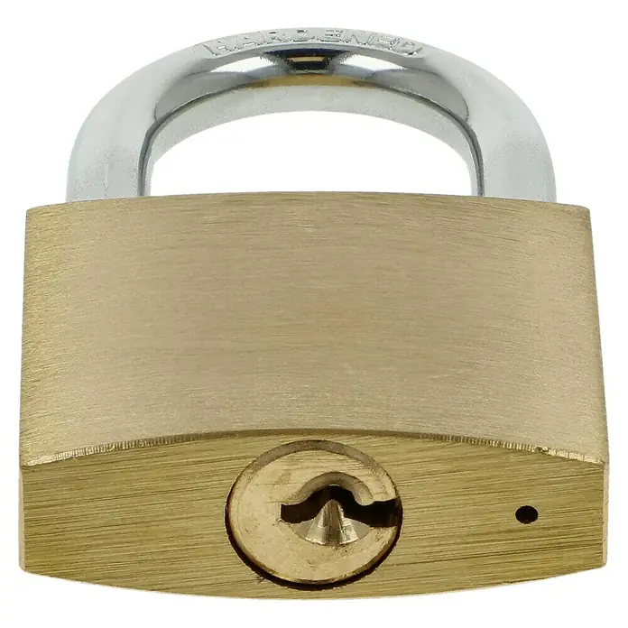 Stabilit Vorhängeschloss - Breite: 40 mm, Material Bügel: Stahl - Nahaufnahme eines goldenen Vorhängeschlosses mit silberfarbenem Bügel und Schlüsselloch auf schwarzem Hintergrund.