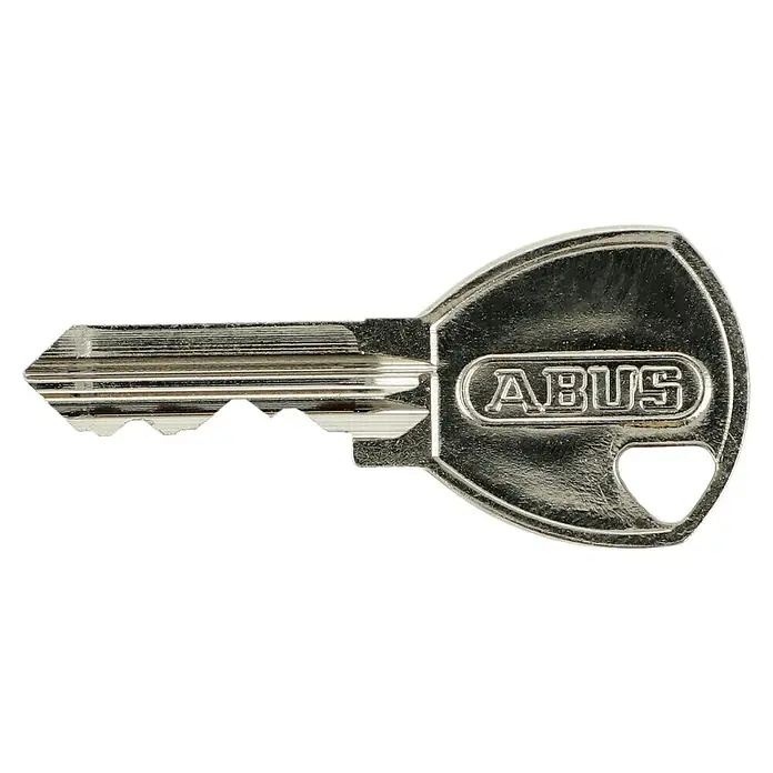 Abus Vorhängeschloss Marine 70/45 - 49 x 68 mm, Bügelstärke: 8 mm, Material Bügel: Gehärteter Spezialstahl - Nahaufnahme eines ABUS Schlüssels, der für Sicherheit und Schutz steht, mit dem eingeprägten ABUS Logo auf dem Schlüsselkopf.