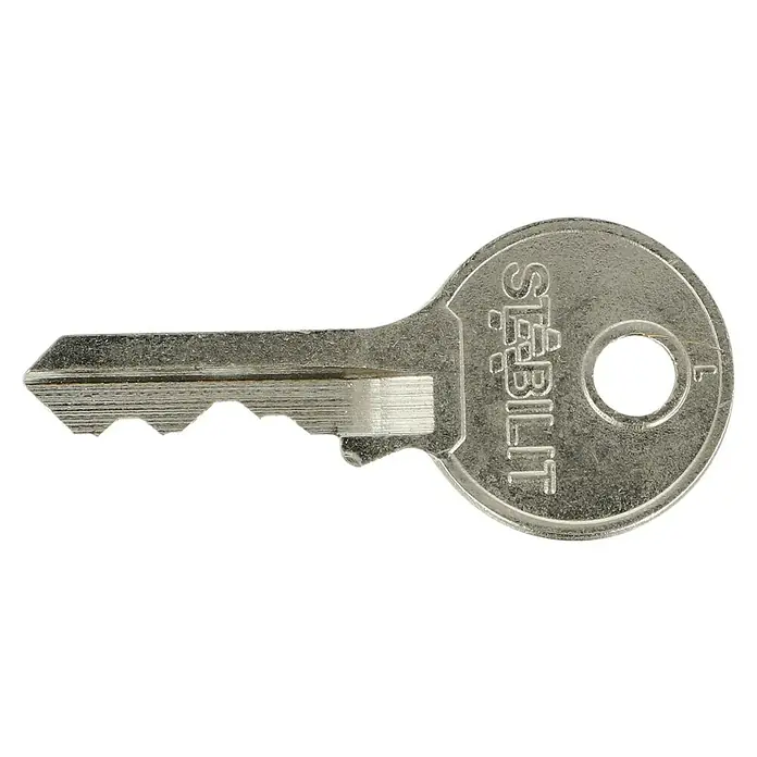 Stabilit Vorhängeschloss-Set A40-Mix Gleichschließend - 3 Stk., Aluminium - Nahaufnahme eines silbernen Stabilit-Schlüssels mit Kerben und Loch, perfekt für Sicherheitsanwendungen.