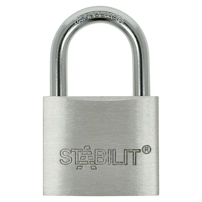 Stabilit Vorhängeschloss-Set A40-3 Gleichschließend - 3 Stk., Breite: 40 mm - Ein robustes, silbernes Vorhängeschloss von Stabilit, ideal für die Sicherung verschiedener Gegenstände. Mit gehärtetem Bügel für erhöhten Schutz.
