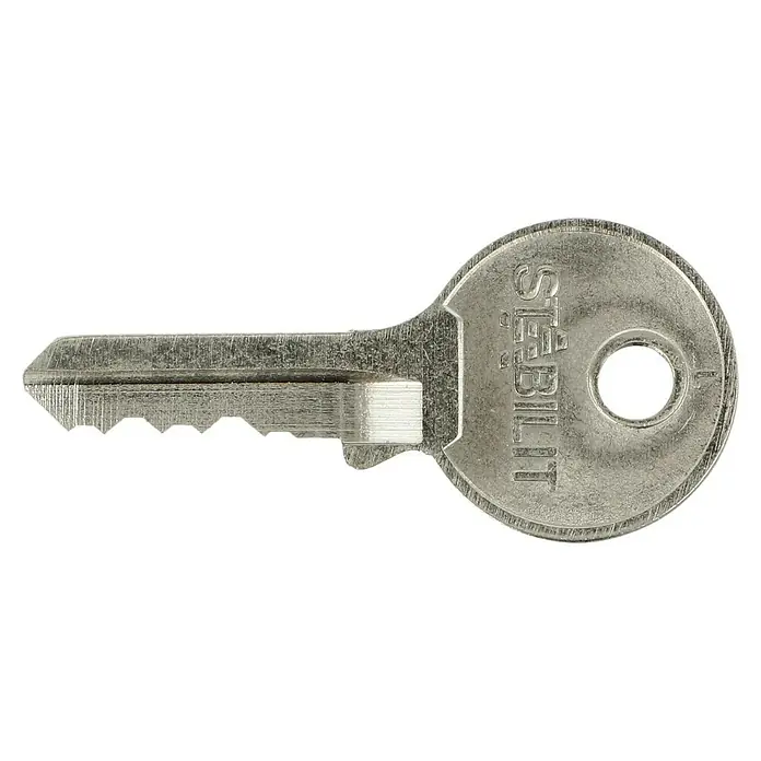 Stabilit Vorhängeschloss M50 - Breite: 50 mm, Bügelstärke: 8 mm - Nahaufnahme eines silbernen Stabilit-Schlüssels mit rundem Kopf und gezacktem Bart, vor einem schwarzen Hintergrund.